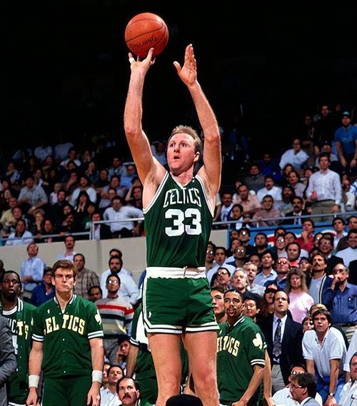 NBA历史上最伟大的中锋排行榜（揭秘NBA历史上的中锋传奇，谁是中锋之王？）