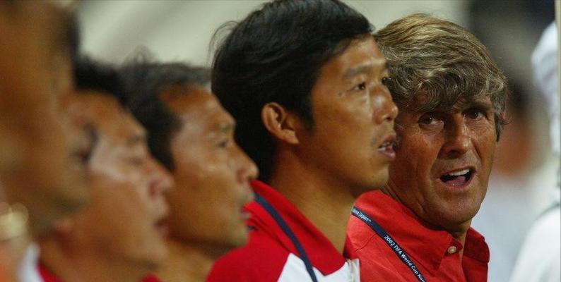 回顾04年世界杯国足无进球的困境（挑战与教训）