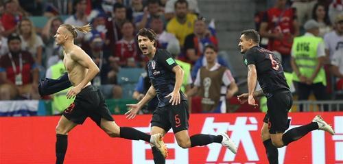 惊险逆袭！日本世界杯对克罗地亚进球（以进球为突破，日本队完成惊险逆袭，挺进淘汰赛！）