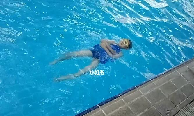 如何提高在河里游泳浮起来的技巧（掌握浮起来的关键，享受河水的乐趣）