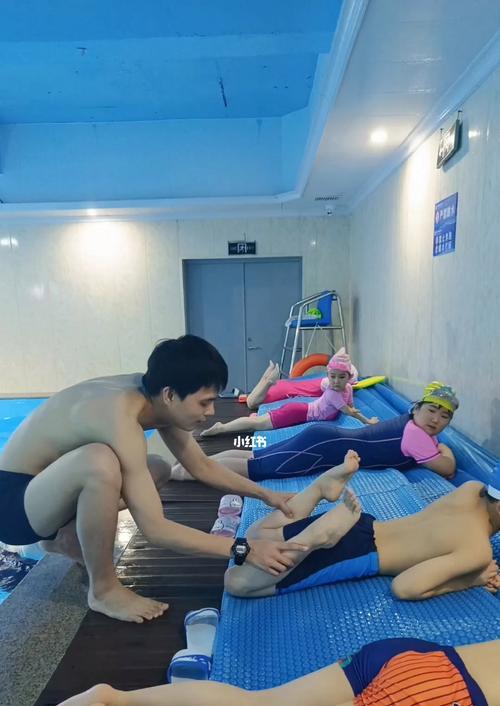 游泳技巧大全（学会游泳的关键在于技巧，从这里开始你的游泳之旅！）