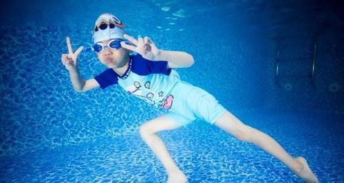 培养孩子游泳技巧的关键（初学者的必备技巧和建议）