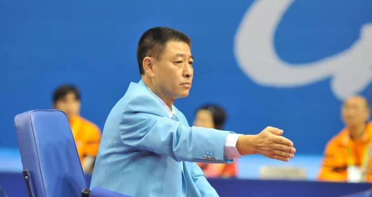 乒乓球裁判的右手之舞（以手势传递正义与公平）