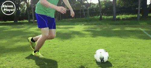 新手足球实用小技巧（从零基础到成为足球达人，这些小技巧助你一臂之力）