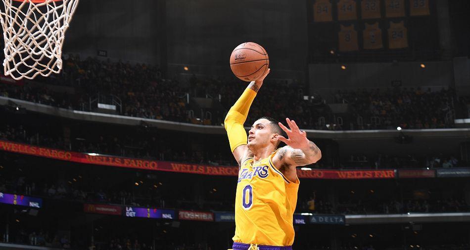 NBA历史上扣篮王排行榜（重返飞翔的篮球英雄，十位扣篮大师的荣耀绽放）
