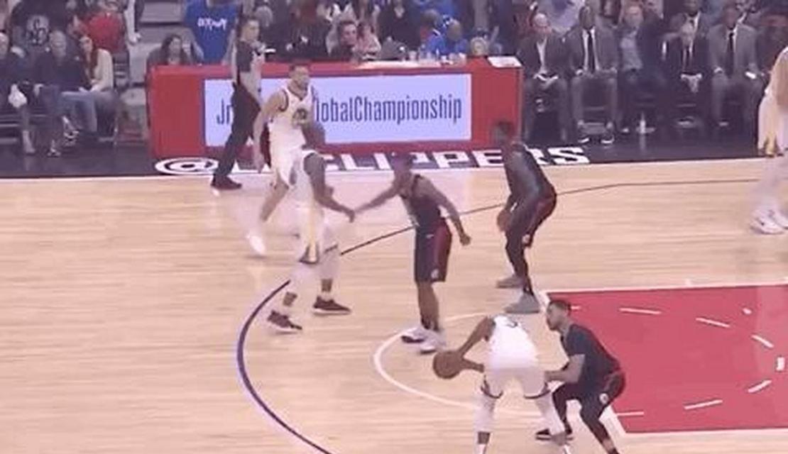 NBA季后赛三分球单场命中数排行榜（三分神射手的绝佳表现！-nba季后赛三分命中数）