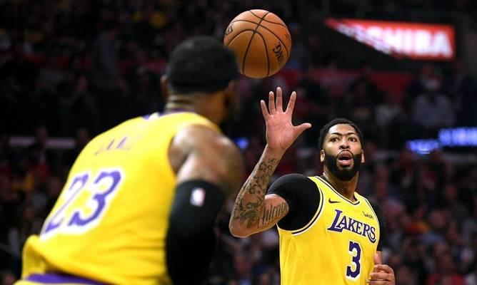 NBA湖人最强球员前十排行榜（探索湖人历史上最具统治力的球员阵容，见证辉煌十年）