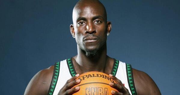 NBA历史上最厉害的球员是谁？（探究NBA历史上最伟大的篮球球员，他们的传奇与荣誉）