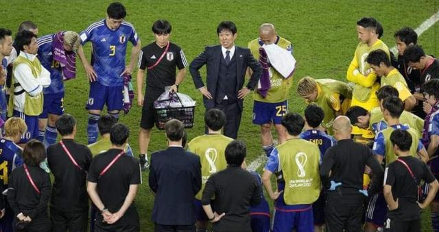 回顾日本对德国的世界杯战绩（历史交锋中的精彩瞬间和背后故事）