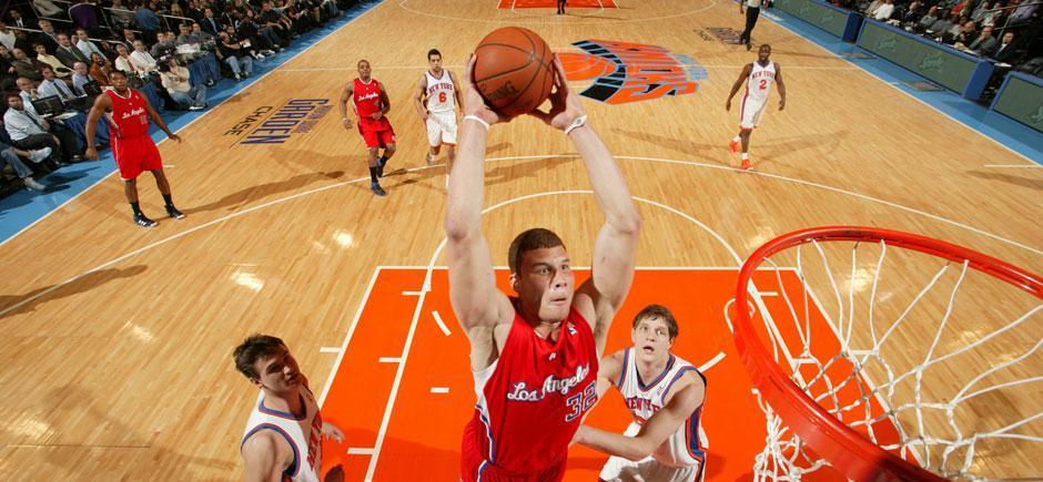 NBA十大惊人弹跳排行榜（畅游空中的超级巨星们，他们如何突破重力？）