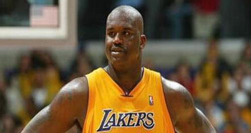 NBA历史篮板之王（追寻历史篮板记录的传奇人物及他们的壮举）