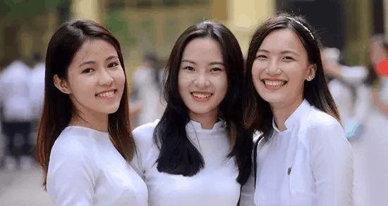 揭秘越南美女游泳换气技巧，呼吸更顺畅（掌握关键动作，畅游泳池如鱼得水）
