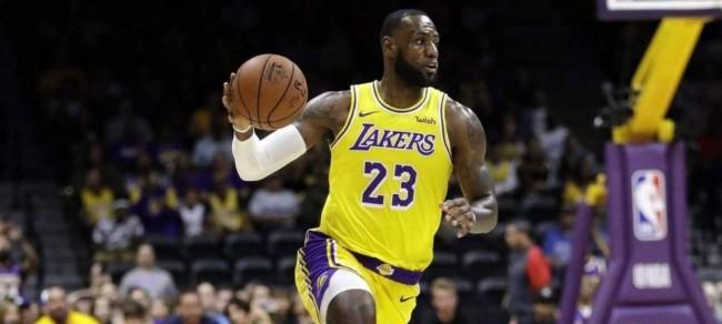 NBA得分历史最新排行榜2015（乔丹成为得分王，科比追赶榜首）
