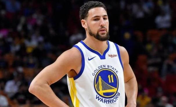 NBA球员三分前十名排行榜（探索当今篮球界最卓越的射手们）