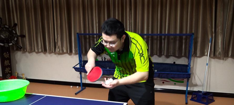 乒乓球发球的奇怪原因解析（探寻乒乓球发球的独特技巧和背后的科学原理）