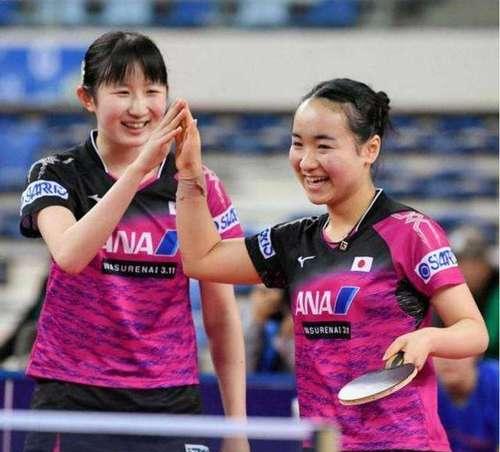 笑翻天！乒乓球中日女队搞笑大对决（打破传统，笑料纷飞，中日女队笑果不断）
