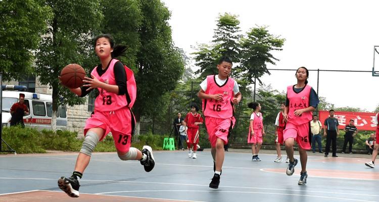 中小学生篮球全场防守脚步训练的重要性（提升中小学生篮球防守水平，从脚步训练开始）
