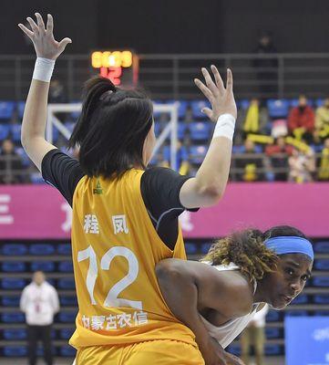 女子篮球队训练防守方法剖析（攻无不克，防无不破——打造出色女子篮球队的秘诀）
