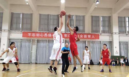 如何快速教孩子篮球进攻防守的技巧（培养孩子篮球能力，从进攻防守开始）