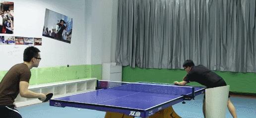 乒乓球上旋发球绝招技巧（掌握乒乓球上旋发球的关键技巧，提高球路的曲线和变化性能）