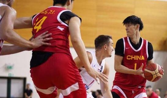 如何有效防守无球位的球员（提升篮球防守技巧，限制对手进攻效果）
