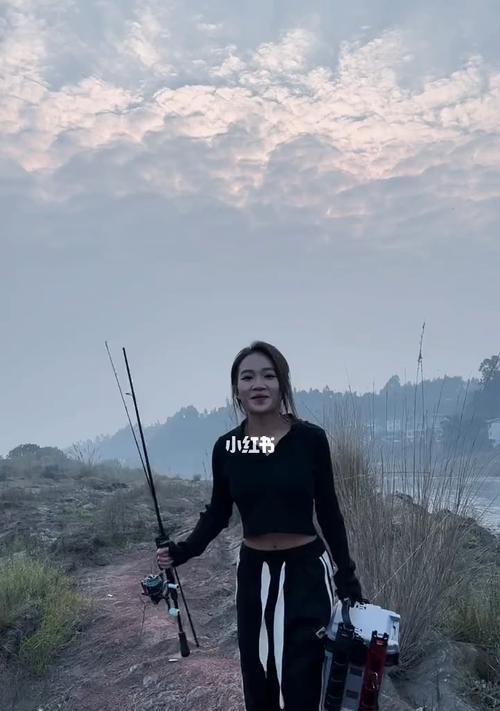 老年女性适合路亚钓鱼吗？（探讨老年女性参与路亚钓鱼的可行性及益处）