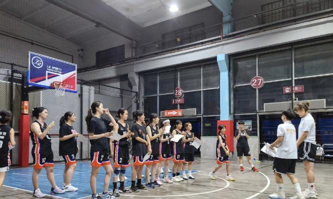 观察篮球防守训练的技巧与要点（提高篮球防守能力的关键方法与实践）
