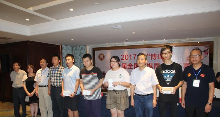 乒乓球专业棋手名单（中国乒乓球队的辉煌历程与全球选手的竞争对手）